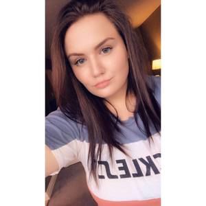 Meet your Posher, Carly jo